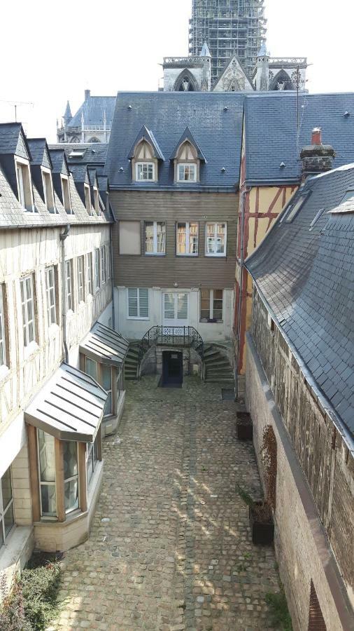 Centre historique l'authentique Saint Nicolas ou le bourdon de la Cathédrale Rouen Esterno foto